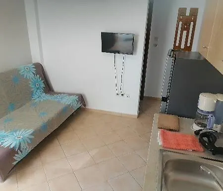 Porto Almira Beachfront Apartrments Νικήτη