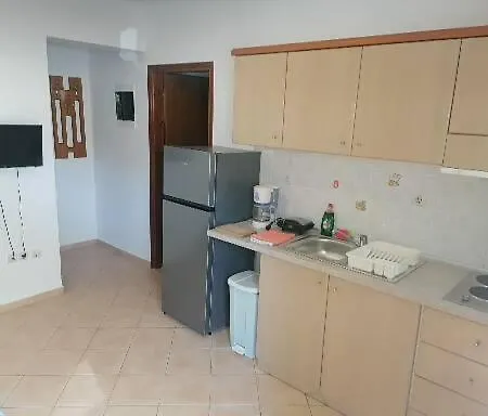Porto Almira Beachfront Apartrments * Νικήτη