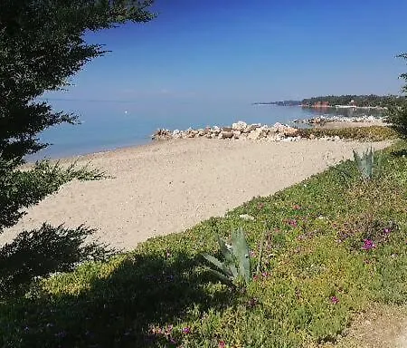 Porto Almira Beachfront Apartrments 公寓